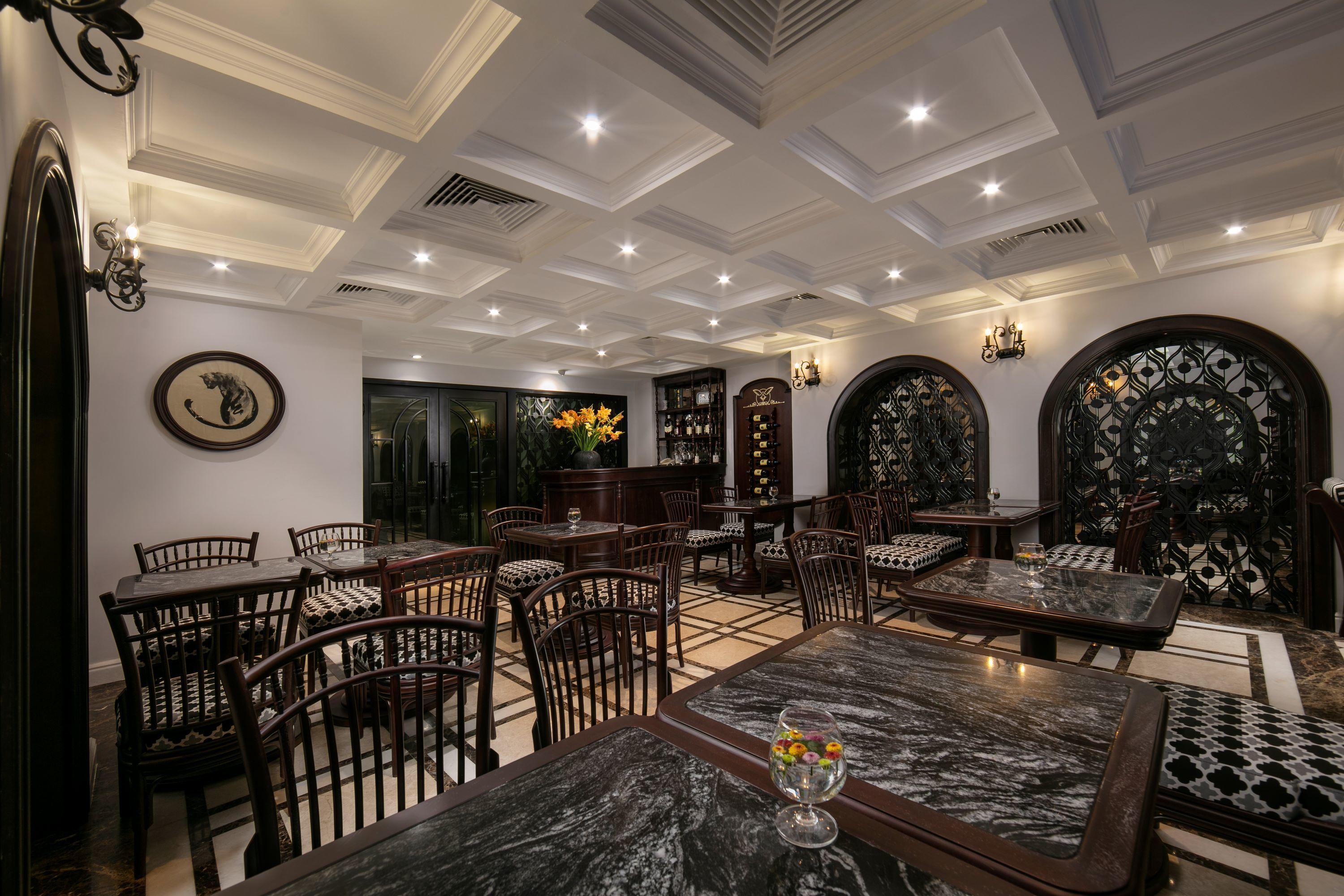 Canary Hotel — Photos 2